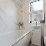 4 Bedroom House In Location With Free Parking, Self-check-in, Fast Wifi & Smart Tv With Netflix By Yoko *