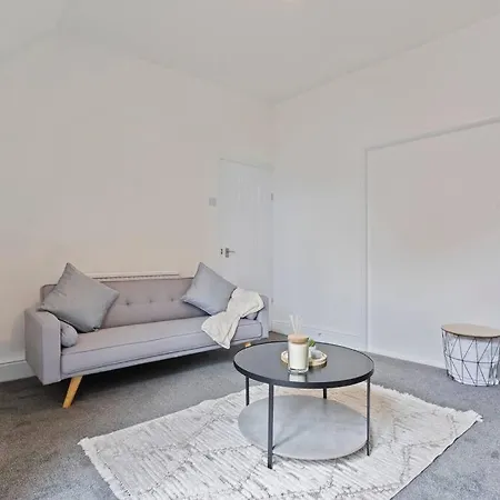 4 Bedroom House In Location With Free Parking, Self-check-in, Fast Wifi & Smart Tv With Netflix By Yoko Holiday home Redcar